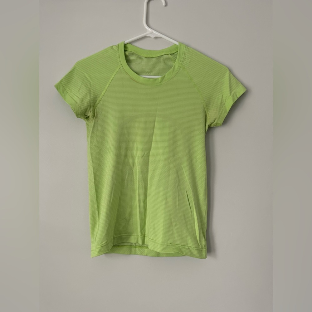 Swiftly Tech Short Sleeve Shirt 2.0 
Race Length